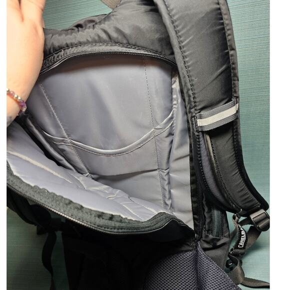 Camelbak BLOWFISH Hydration Backpack 3L Hiking Camping Black NO bladder - Picture 4 of 6